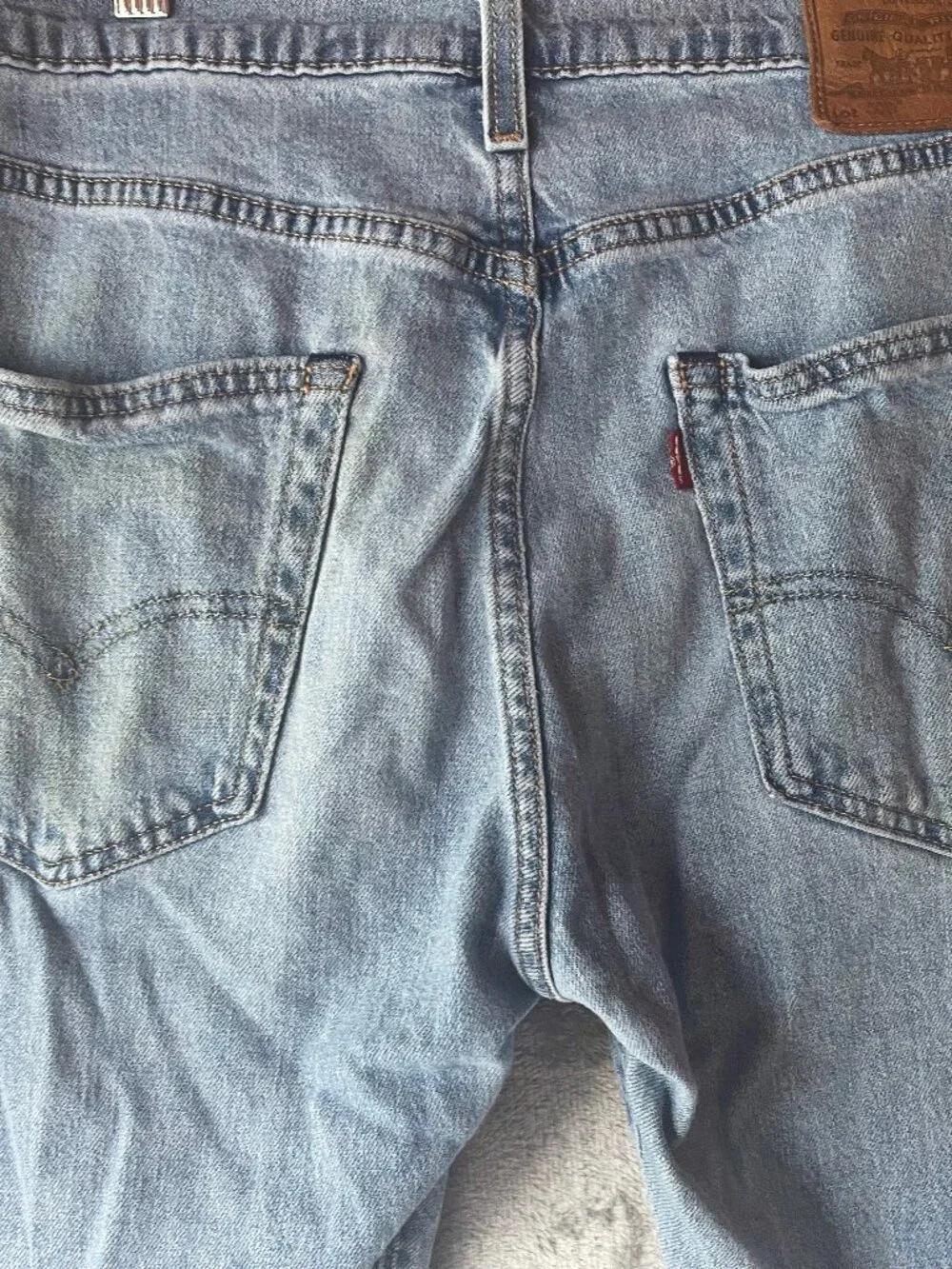 Levi’s Premium 502 Regular Taper Light Wash Jeans - Men’s 32x34